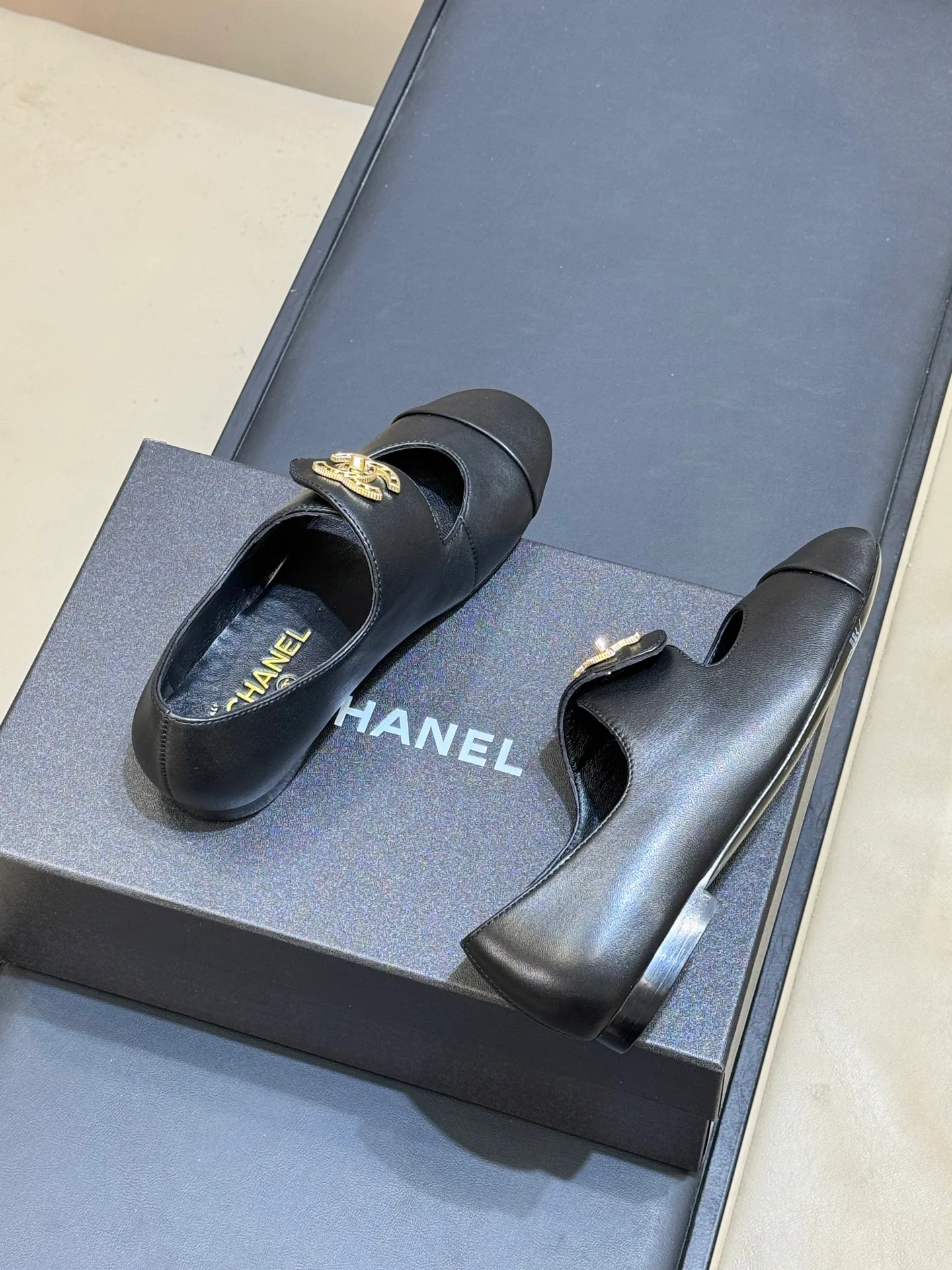 Women's Ballet Flats CHANEL 18072990