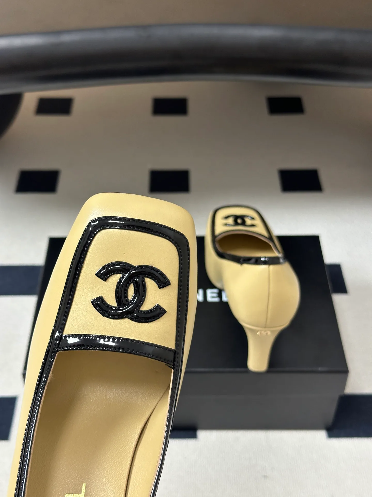 Women's Heels CHANEL 18049714