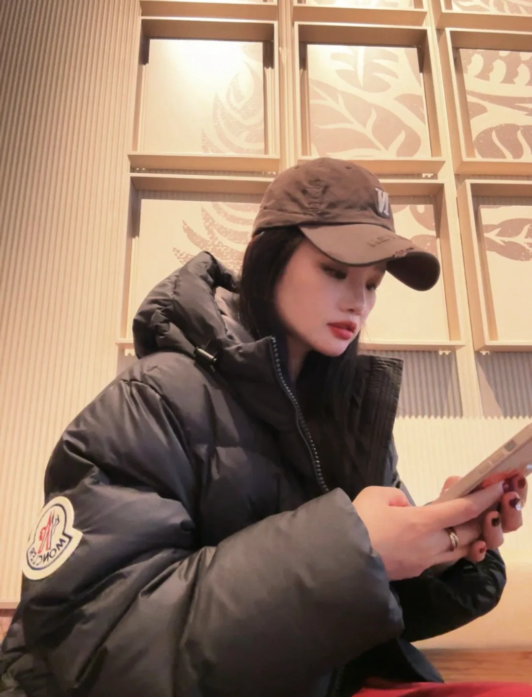 Women's Jackets And Down Jackets MONCLER 18007533