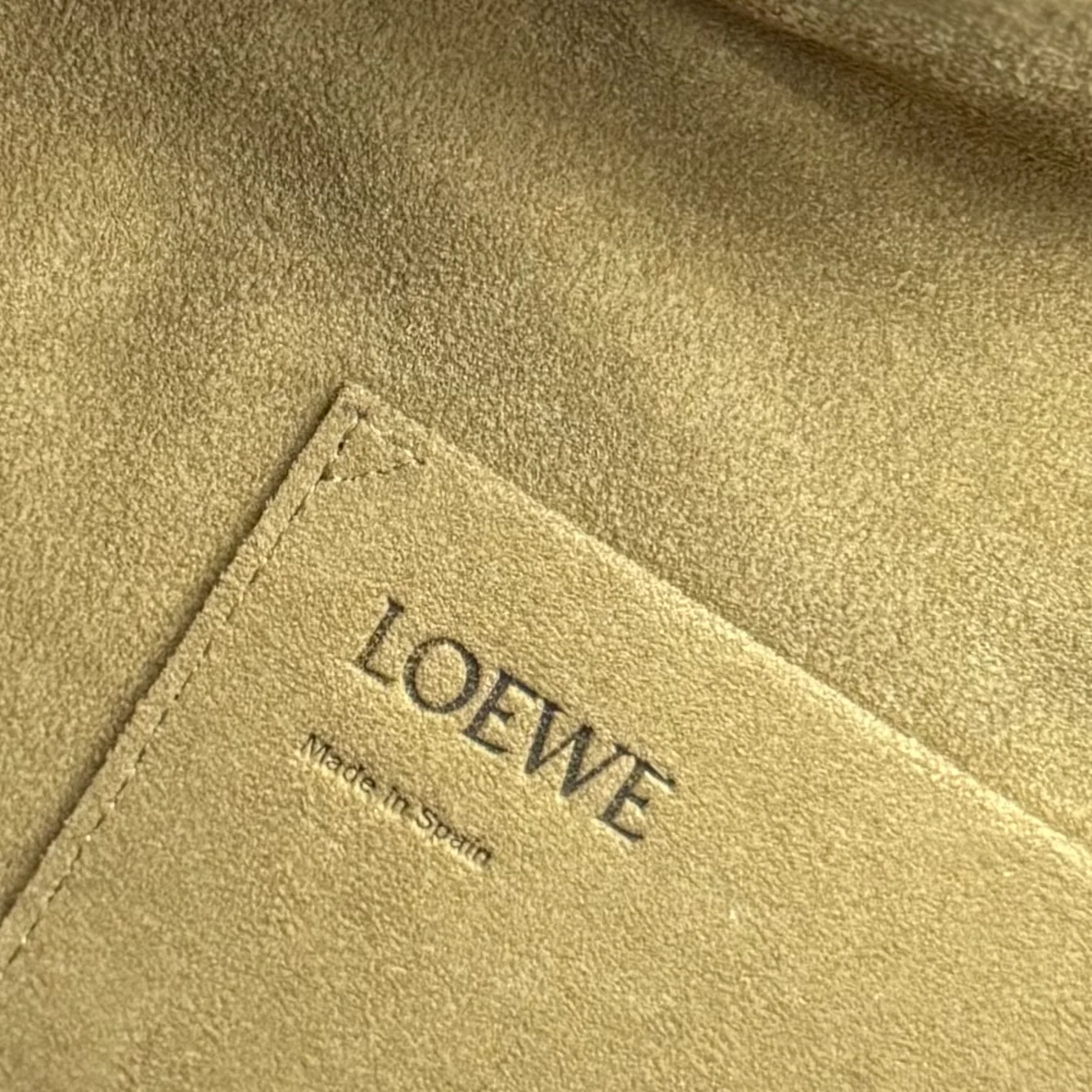 Women's Classic Handbags LOEWE 18030336