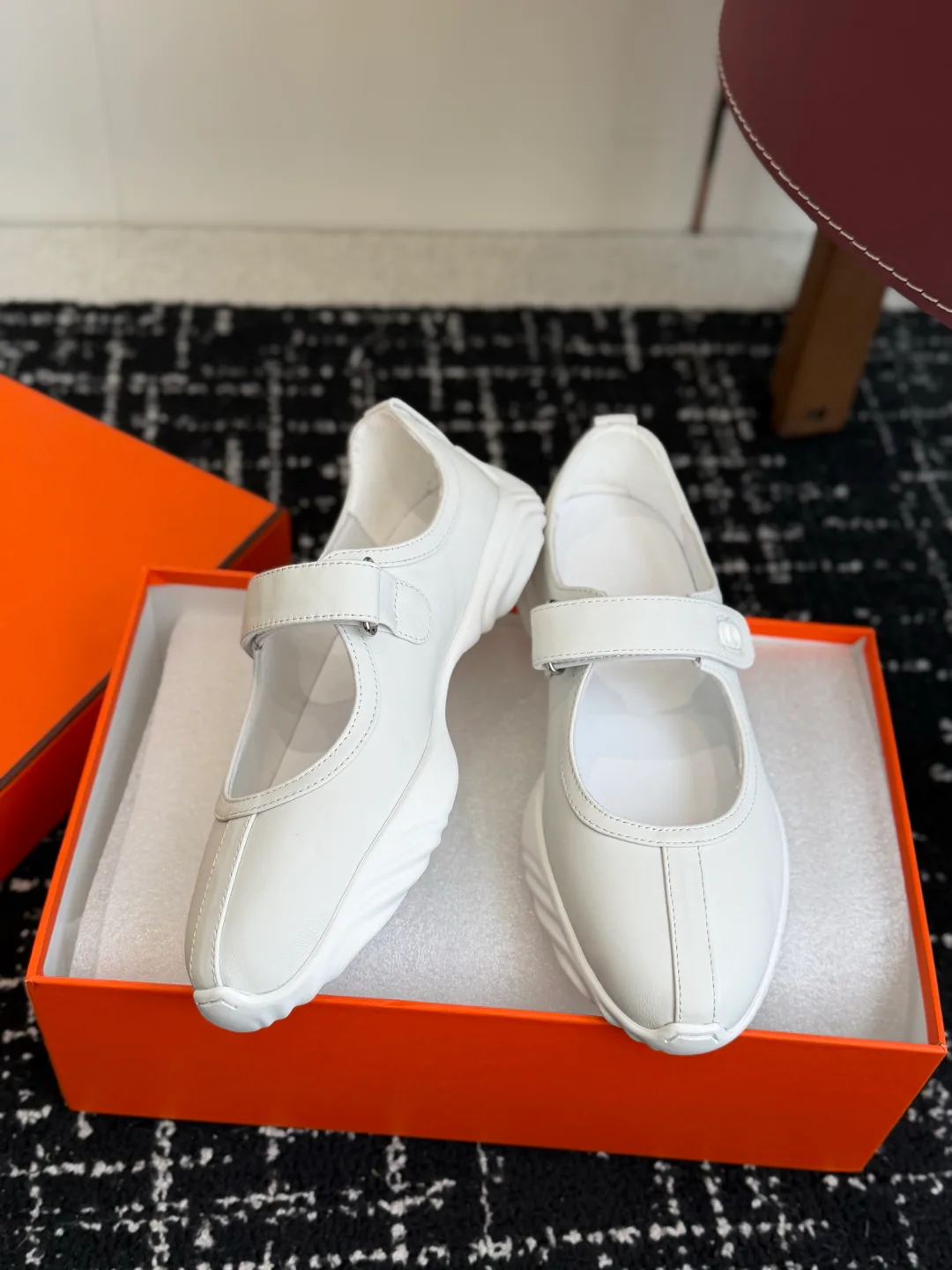 Кроссовки Женские Hermes 18610759