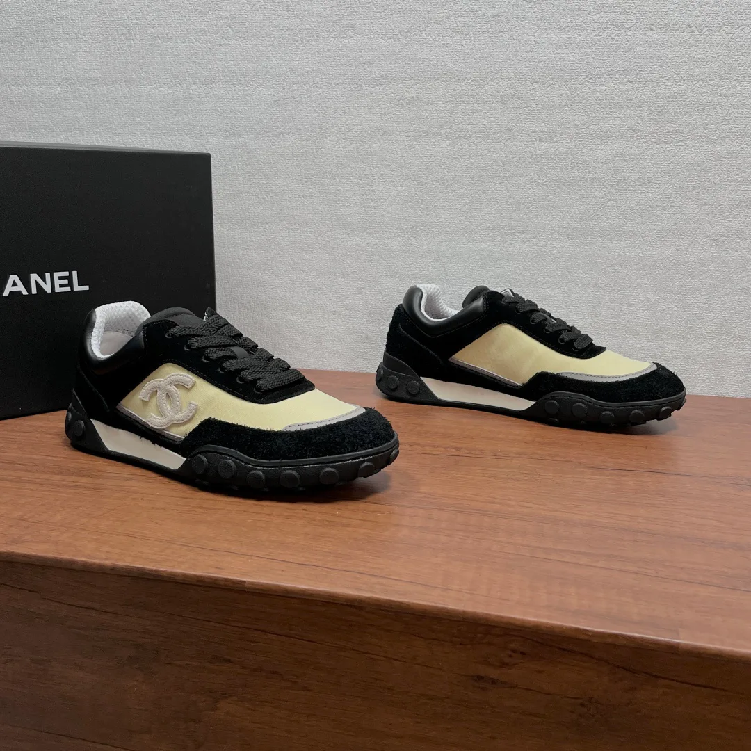 Women's Sneakers CHANEL 18000601
