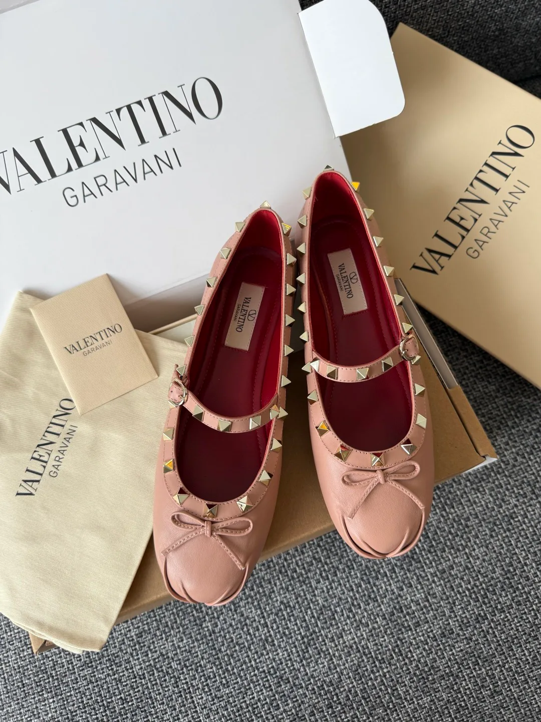 Women's Ballet Flats VALENTINO 18243752