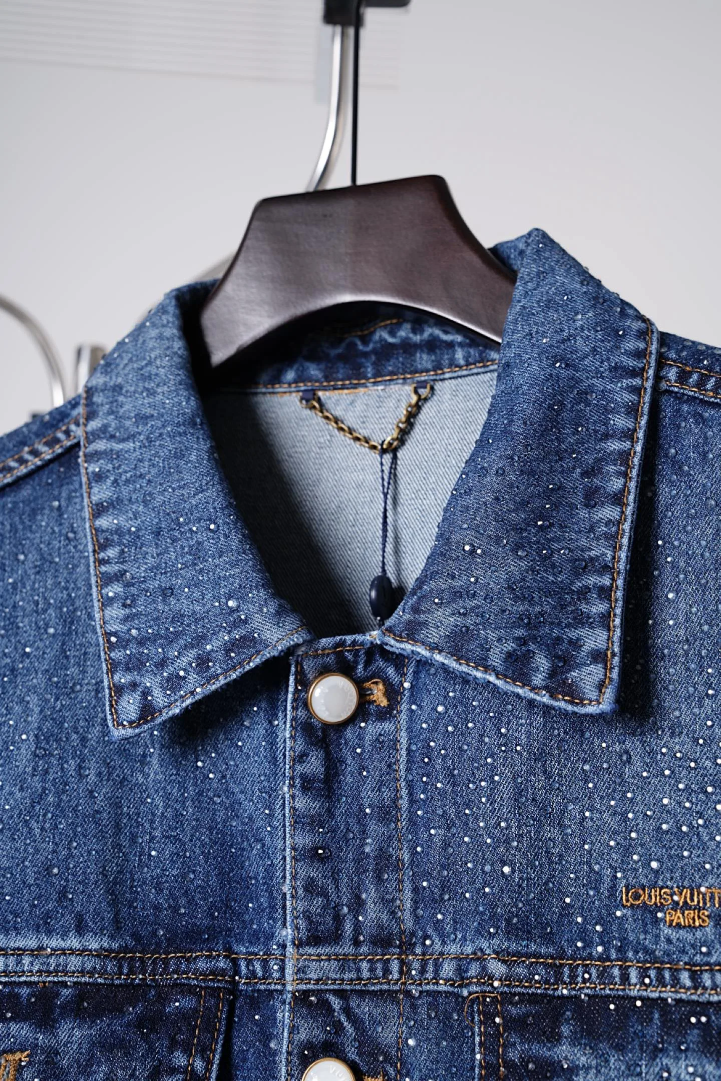 Men's Jackets And Down Jackets LOUIS VUITTON 18179072