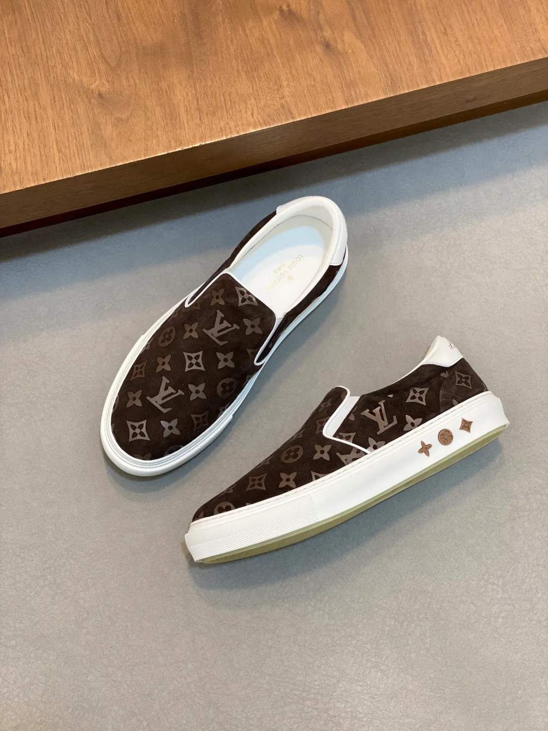Men's Sneakers LOUIS VUITTON 17934200