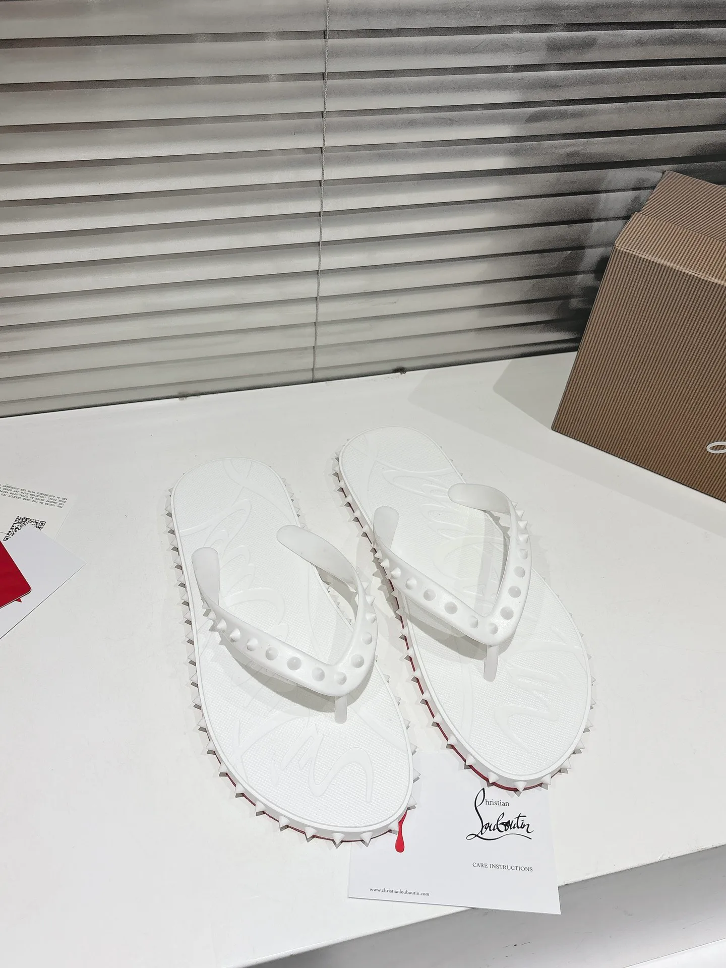 Women's Flip-Flops CHRISTIAN LOUBOUTIN 17604584