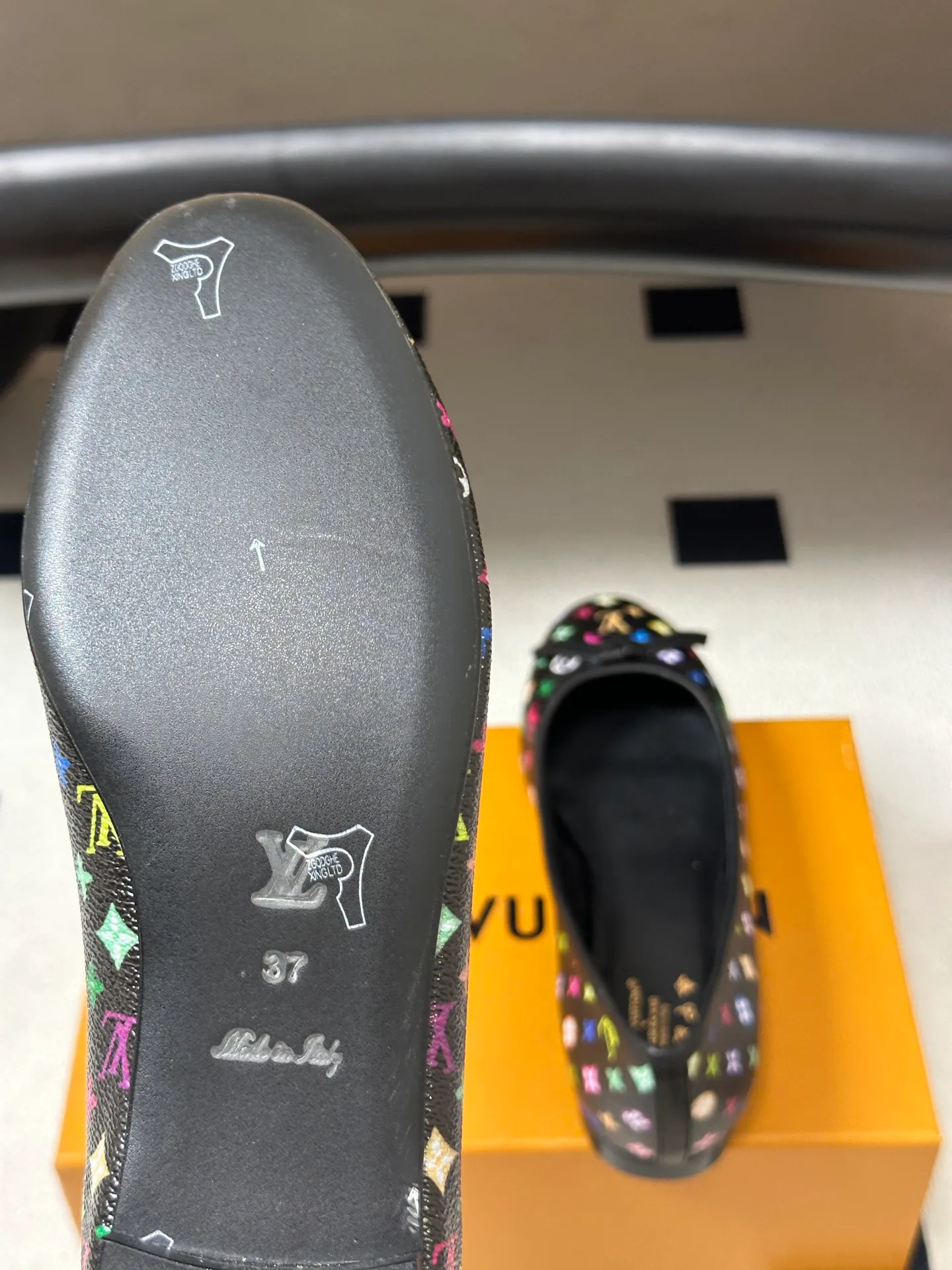 Women's Ballet Flats LOUIS VUITTON 18049409