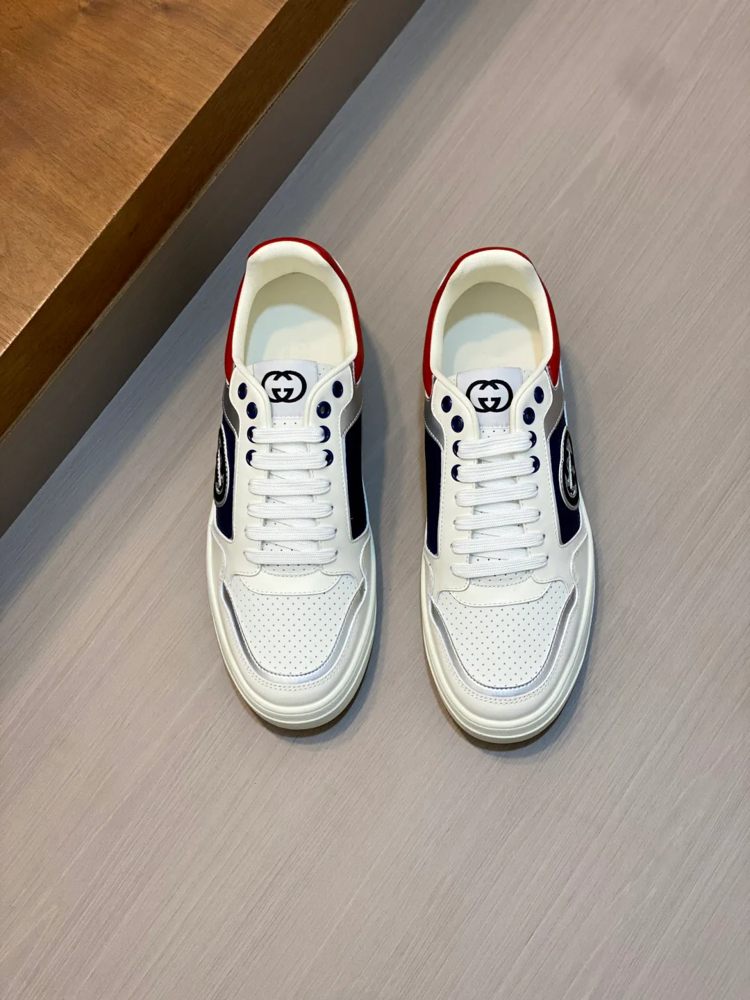 Men's Sneakers GUCCI 18039631