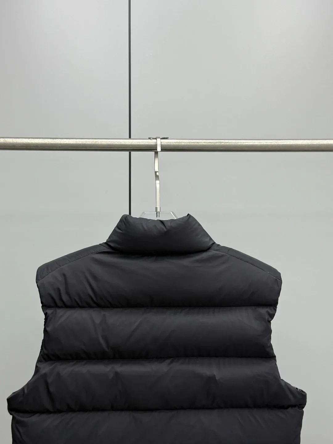 Men's Vests MONCLER 18450504