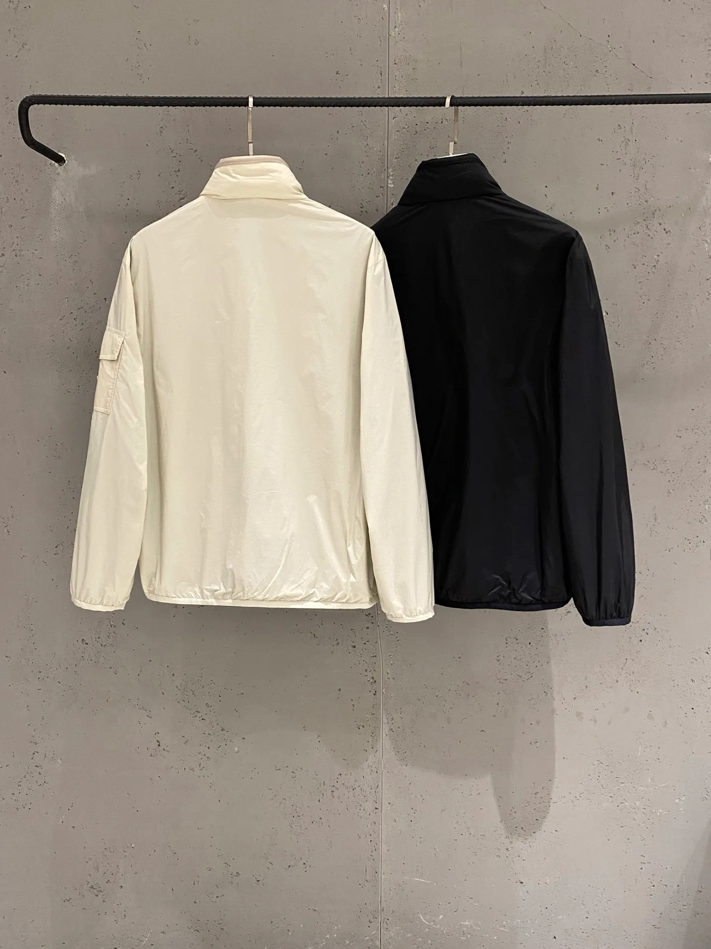Men's Jackets And Down Jackets MONCLER 17333662