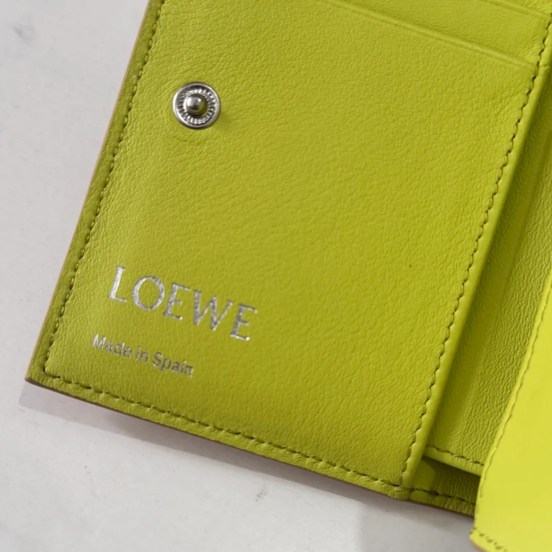 Women's Clutches LOEWE 17927448