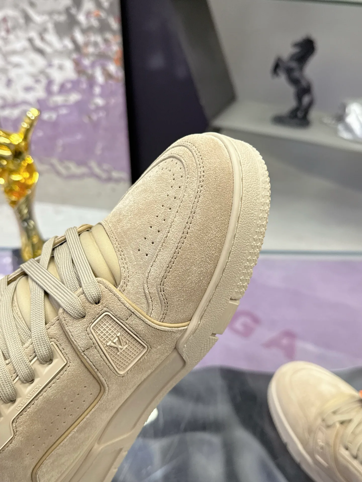 Women's Sneakers LOUIS VUITTON 17530414
