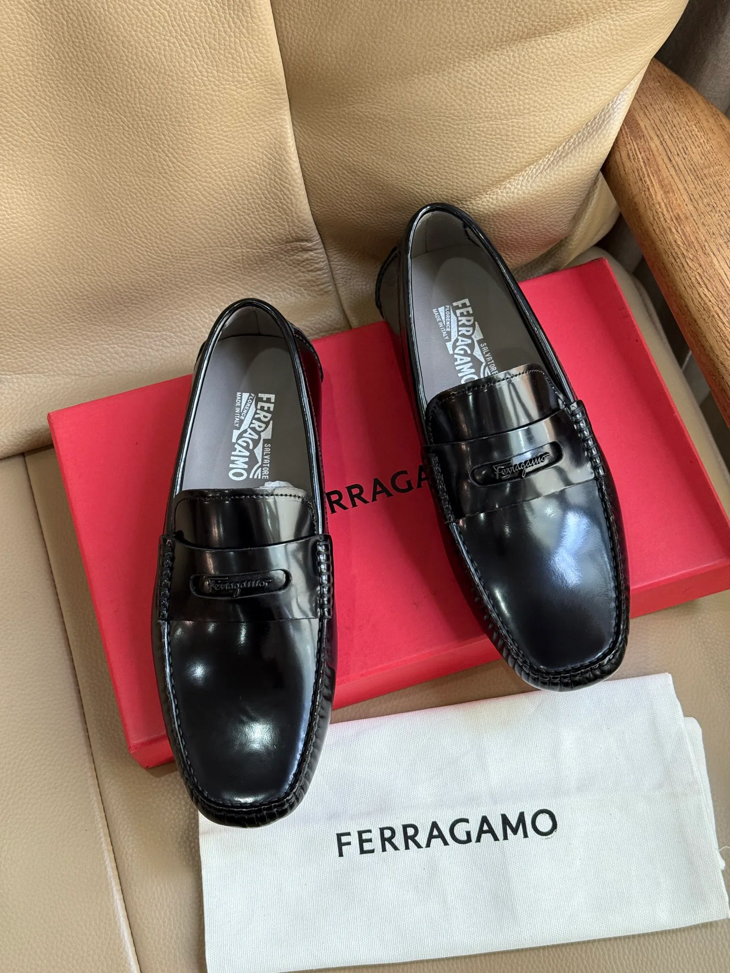 Men's Loafers And Dress Shoes SALVATORE FERRAGAMO 18117116