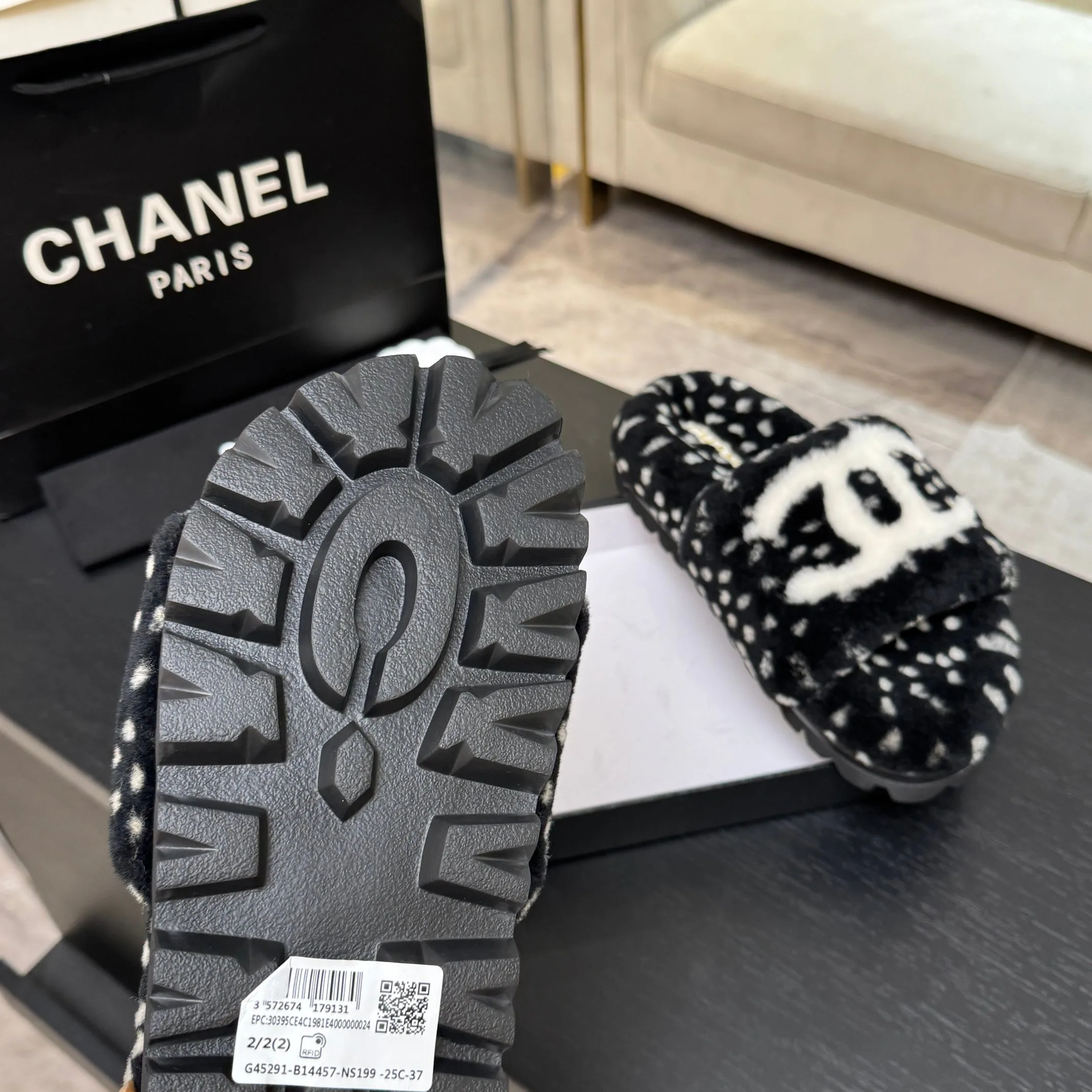 Women's Slippers CHANEL 18062758