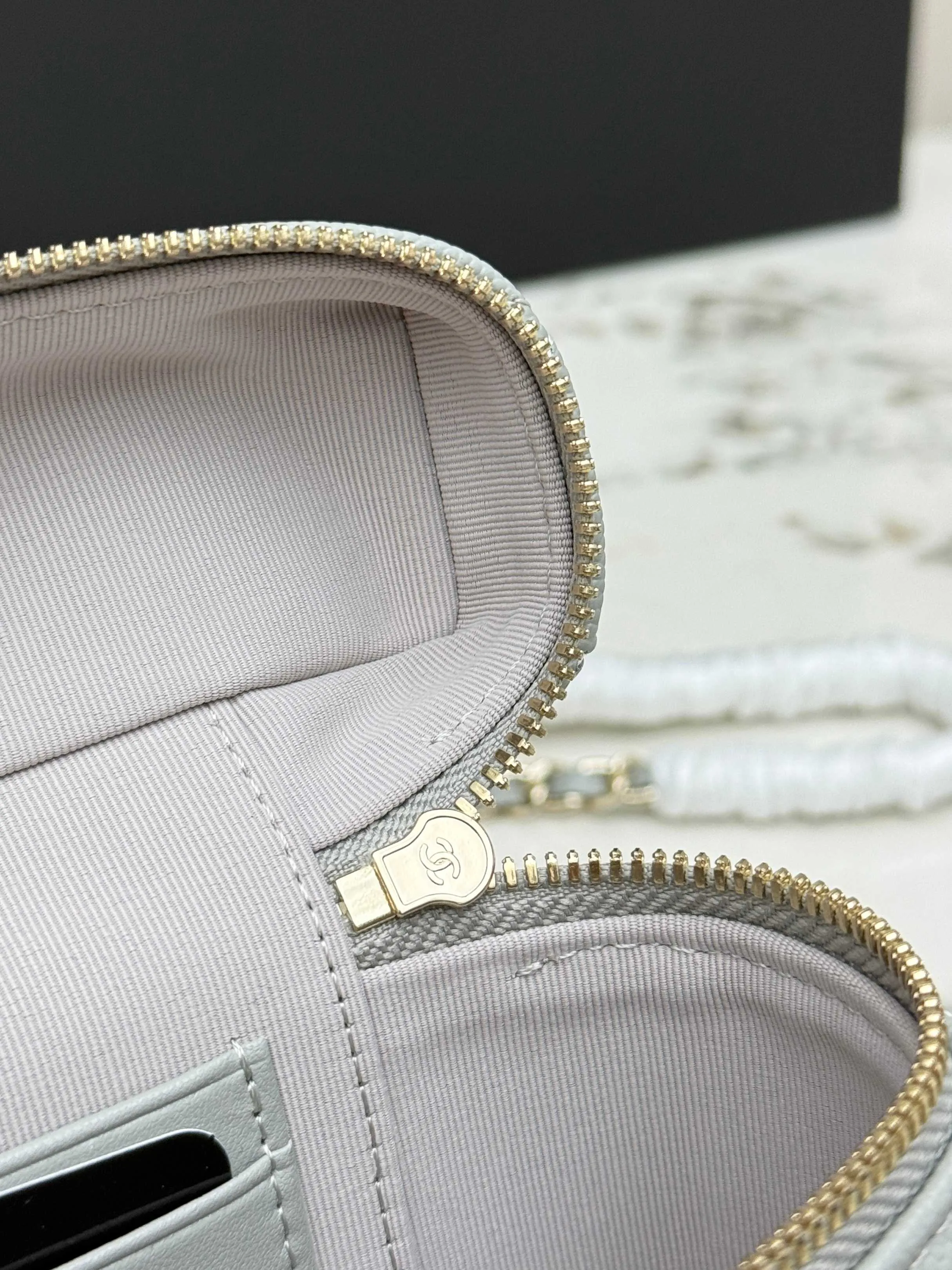 Women's Classic Handbags CHANEL 17949111