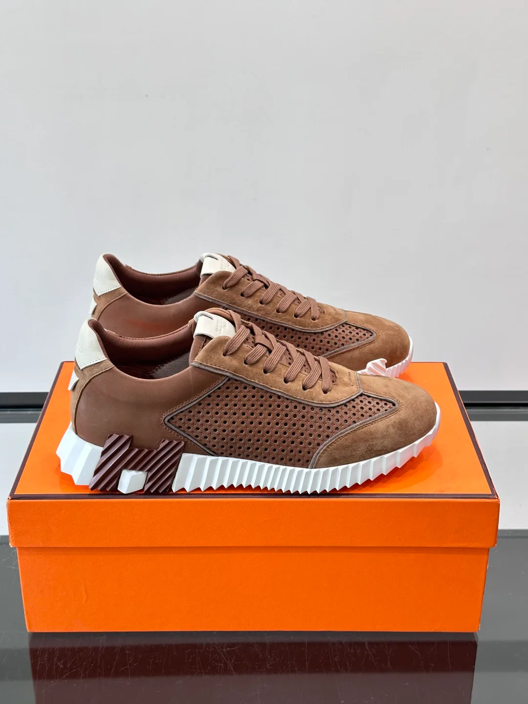 Women's Sneakers HERMES 18118571