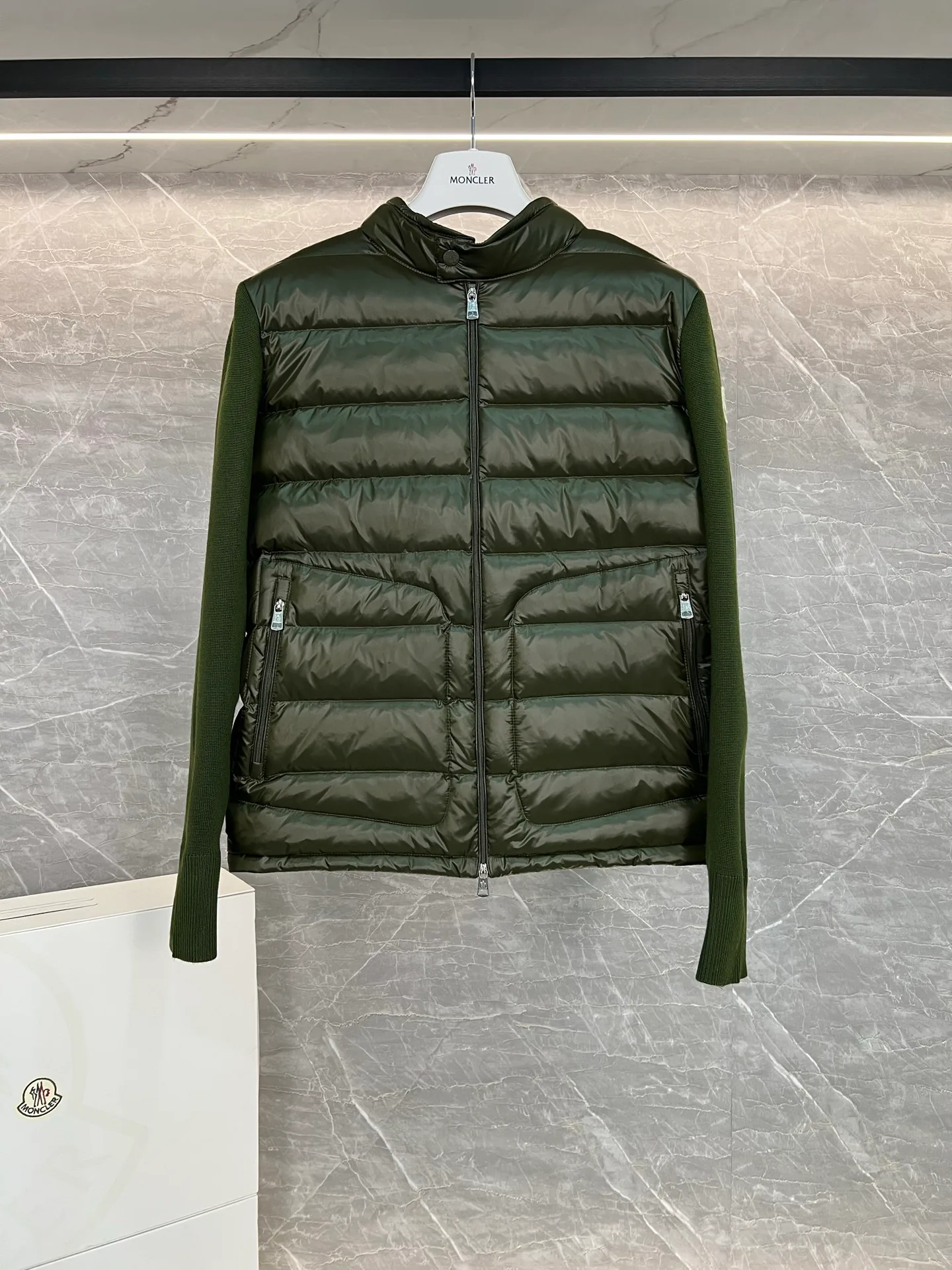 Куртки И Пуховики Мужские Moncler 18599828