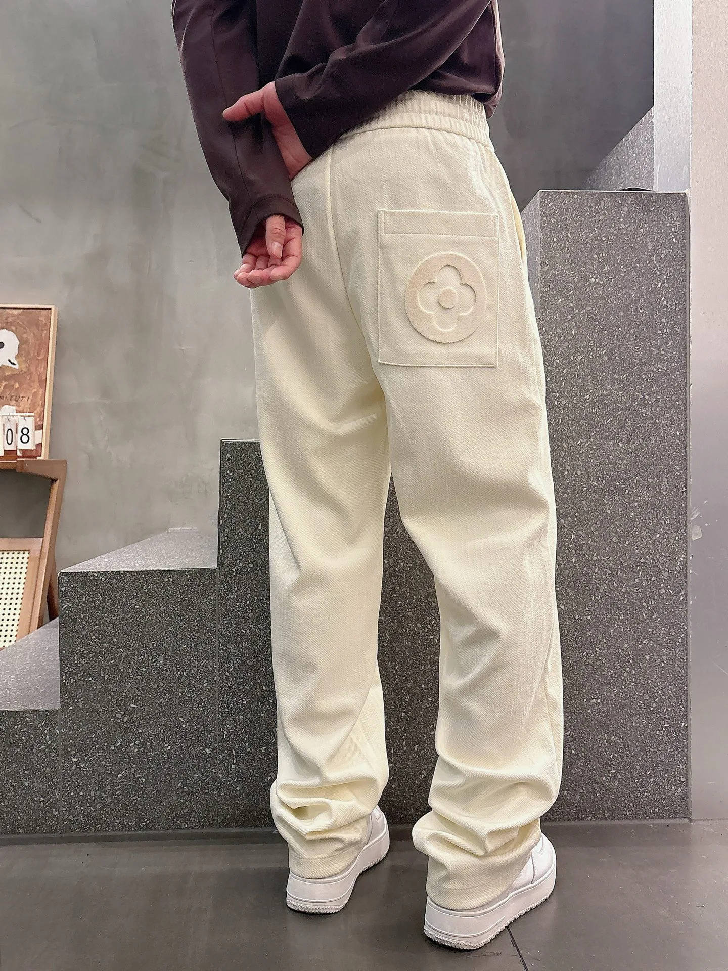 Men's Trousers LOUIS VUITTON 18178265