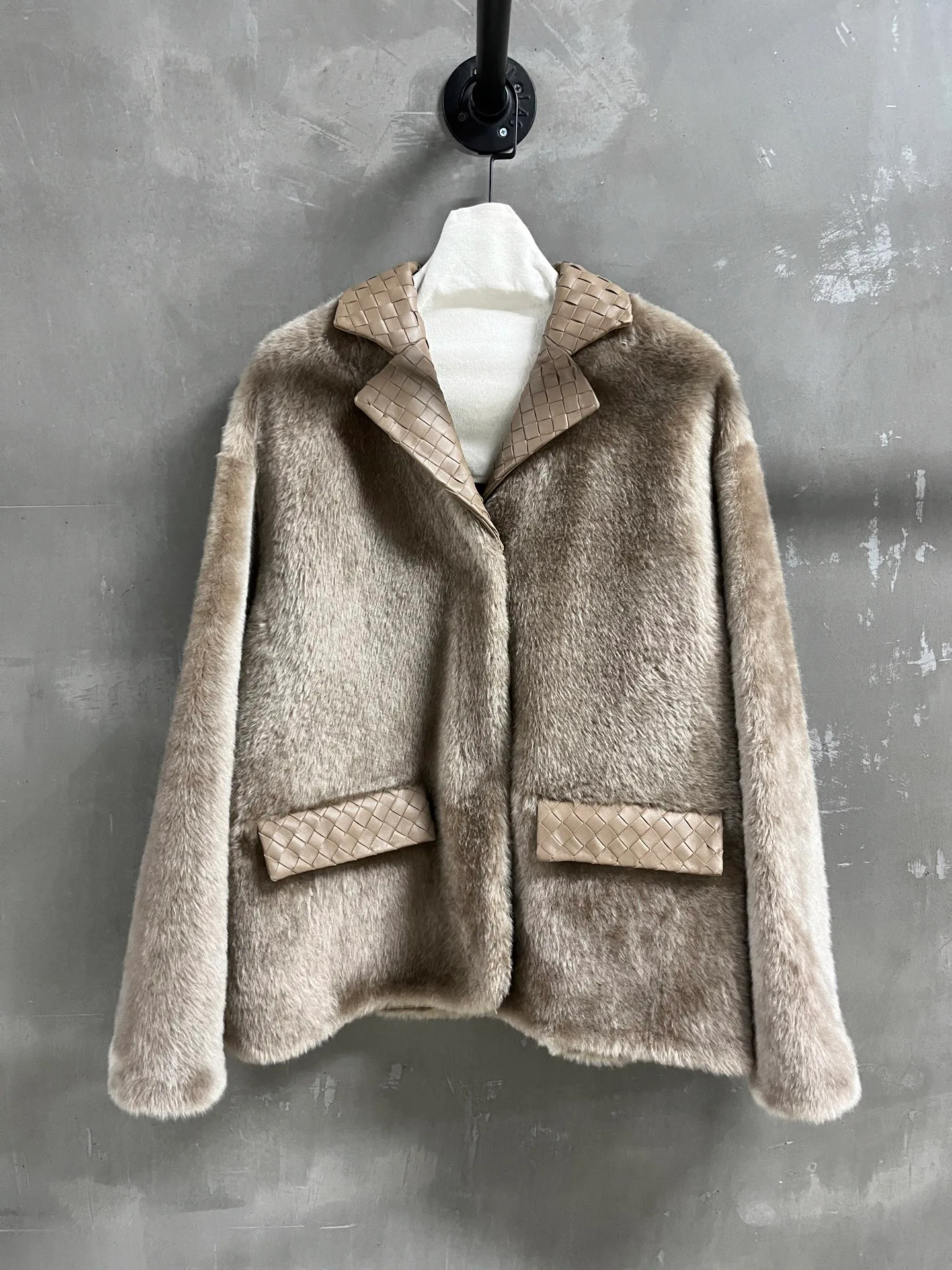 Women's Leather Jackets And Sheepskin Coats BOTTEGA VENETA 18226804