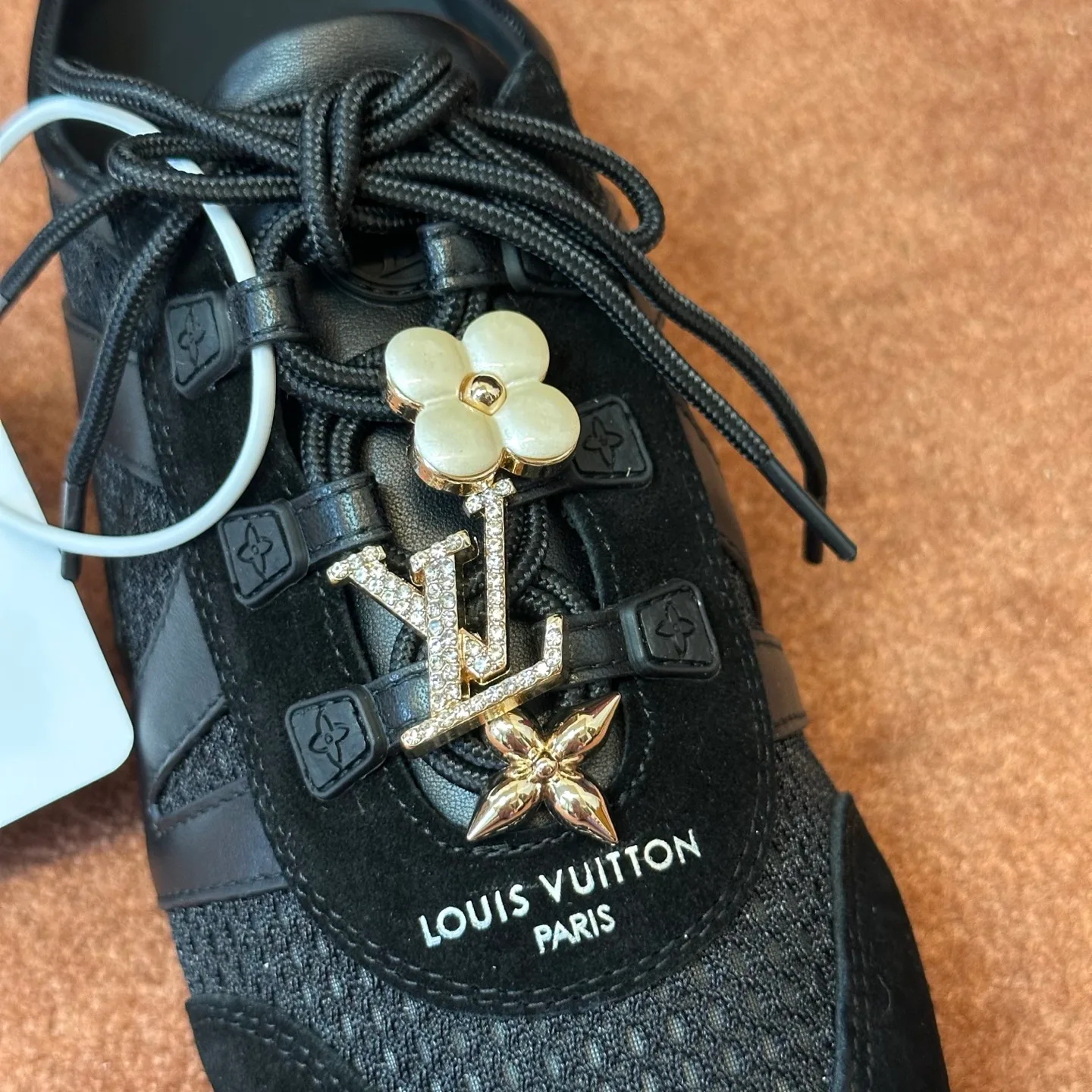 Women's Sneakers LOUIS VUITTON 18120468