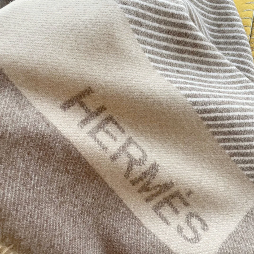 Textiles HERMES 18002668