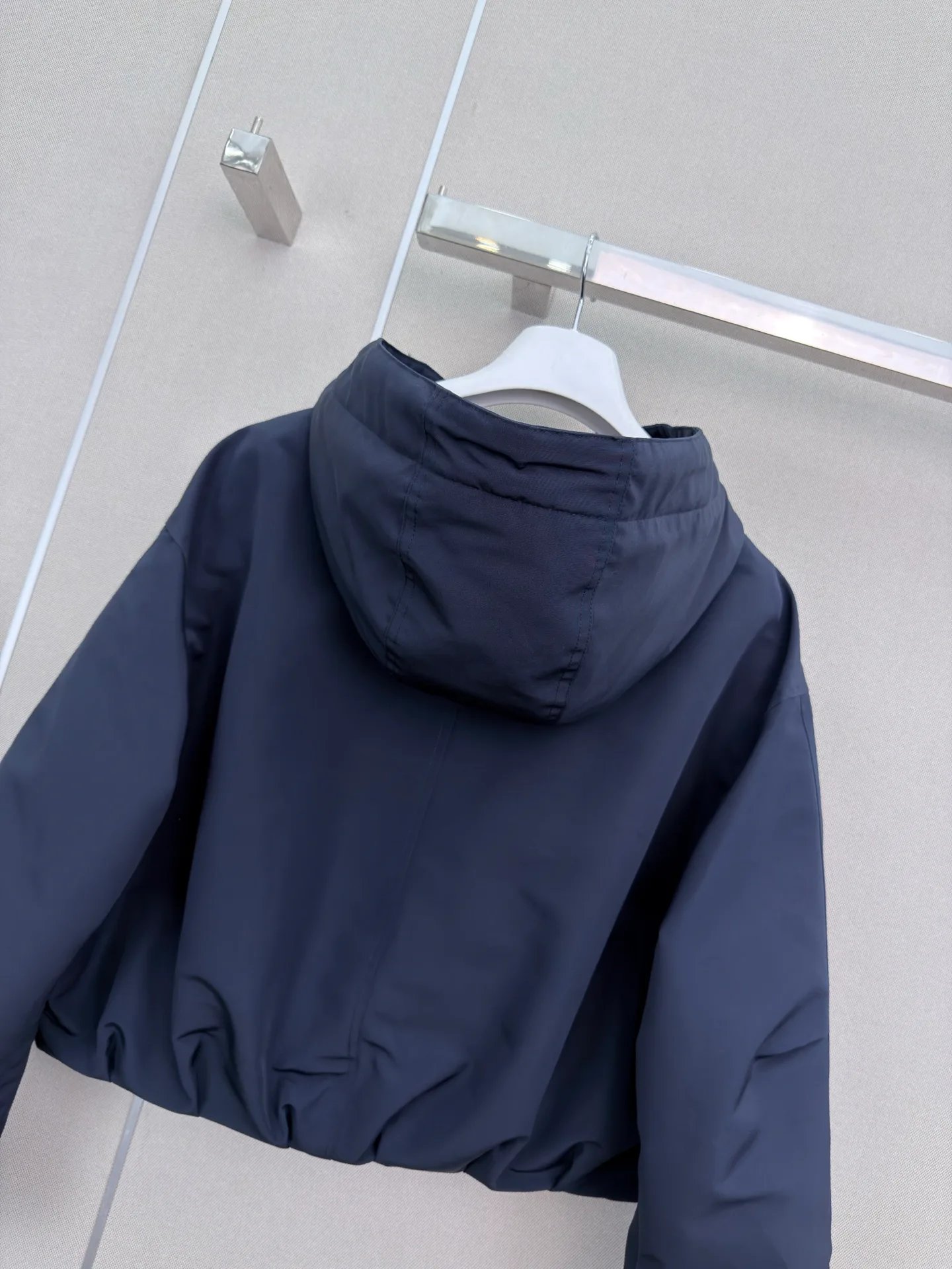 Women's Jackets And Down Jackets MONCLER 18402395
