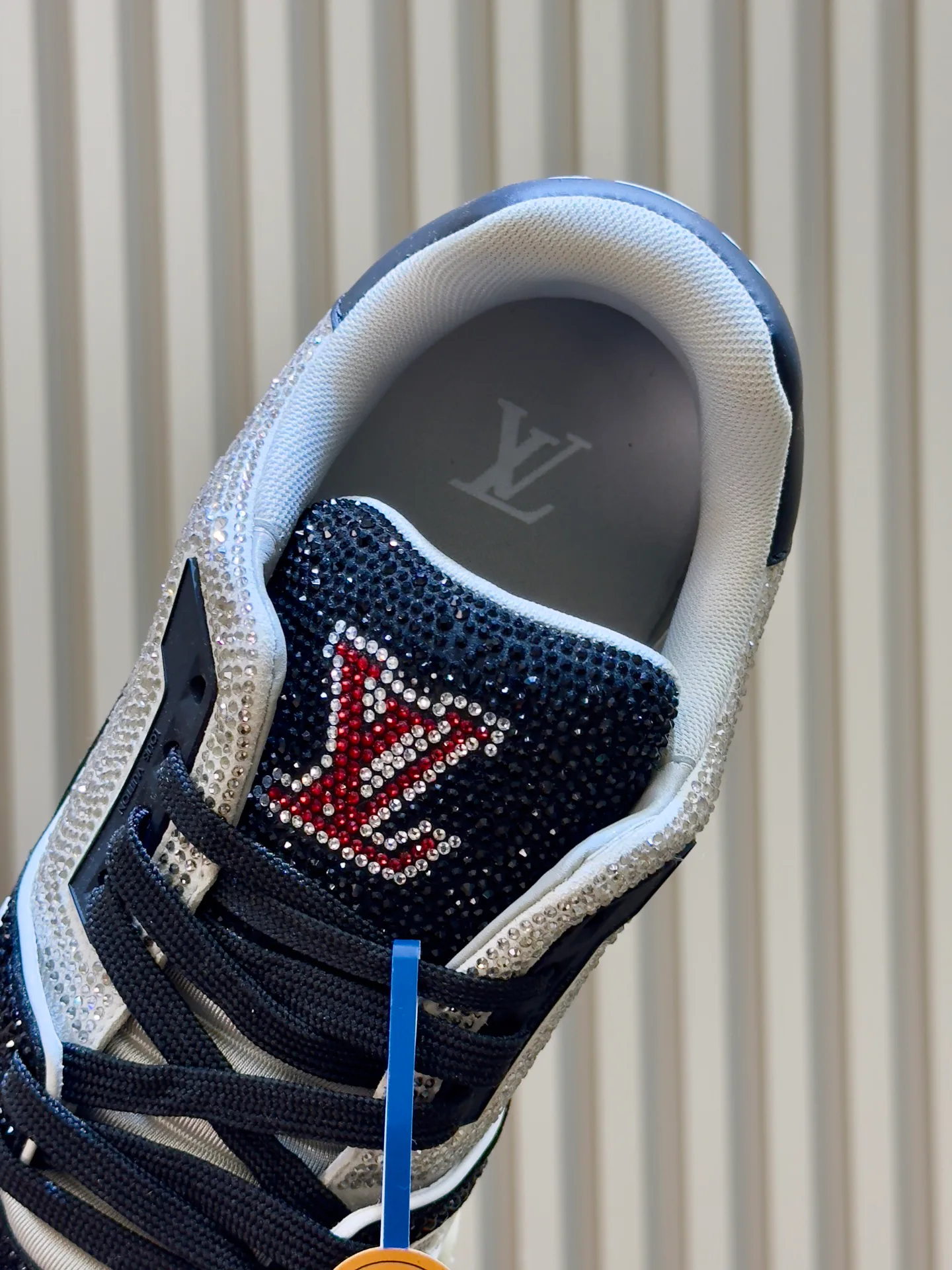 Women's Sneakers LOUIS VUITTON 18073555