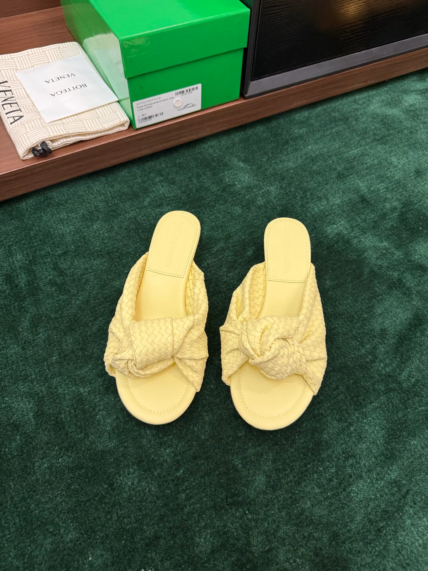 Women's Mules And Clogs BOTTEGA VENETA 17386169