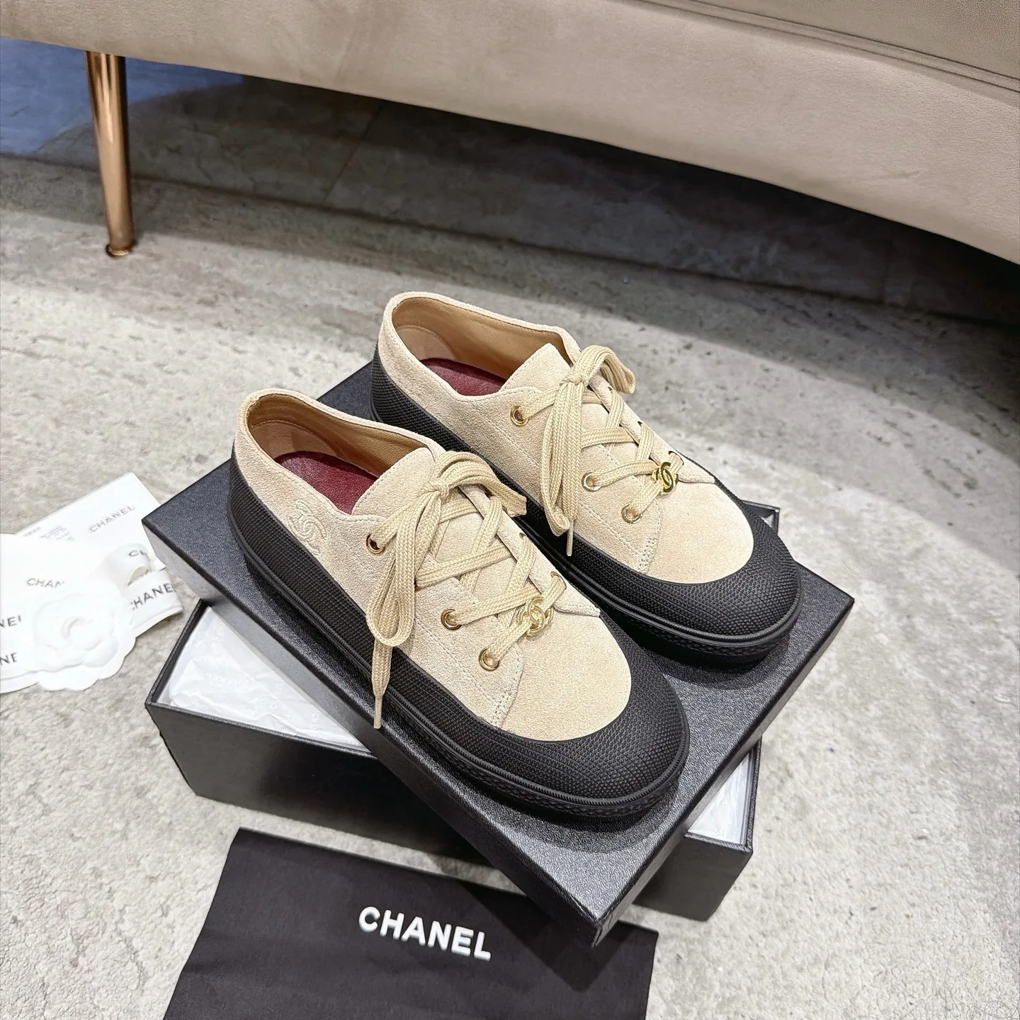 Women's Sneakers CHANEL 17933409