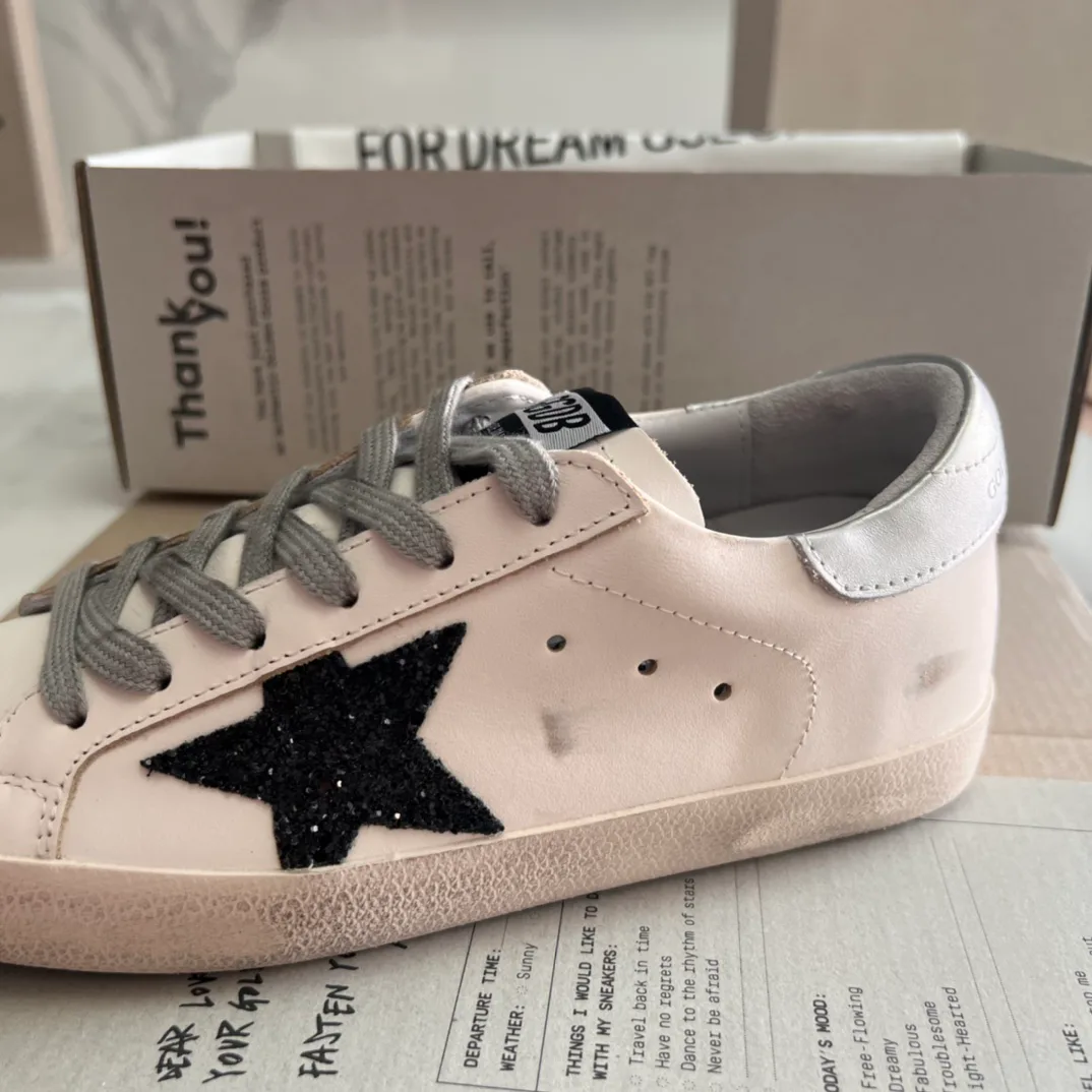Women's Sneakers GOLDEN GOOSE 16995645