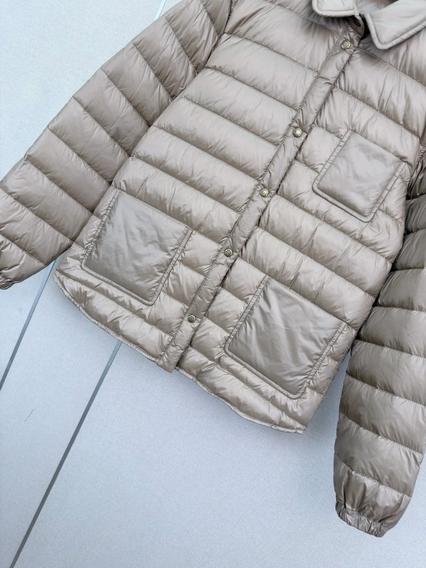 Women's Jackets And Down Jackets MONCLER 18108514