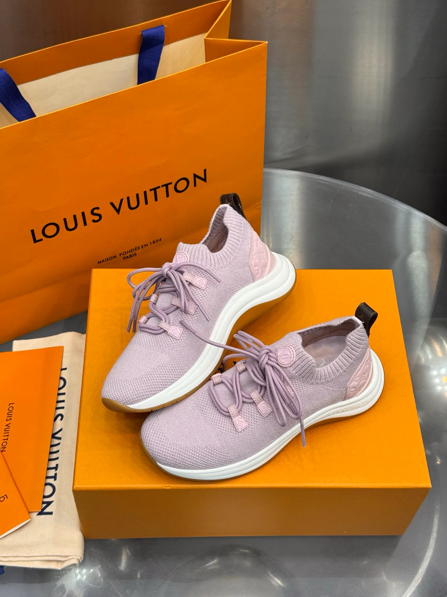 Women's Sneakers LOUIS VUITTON 18202474