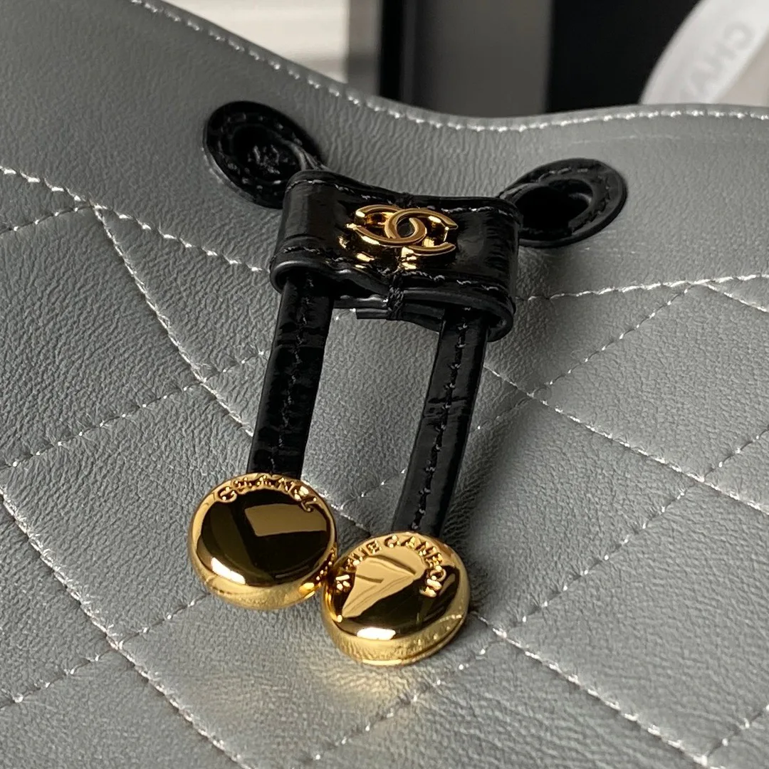 Women's Classic Handbags CHANEL 18208022