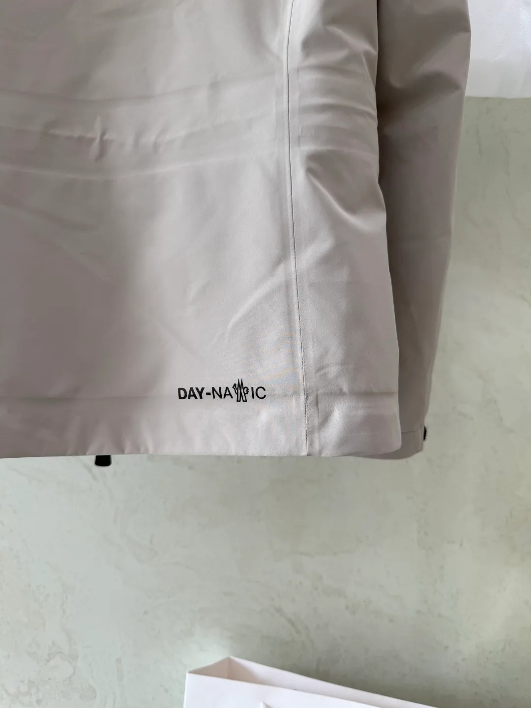 Women's Jackets And Down Jackets MONCLER 18043546