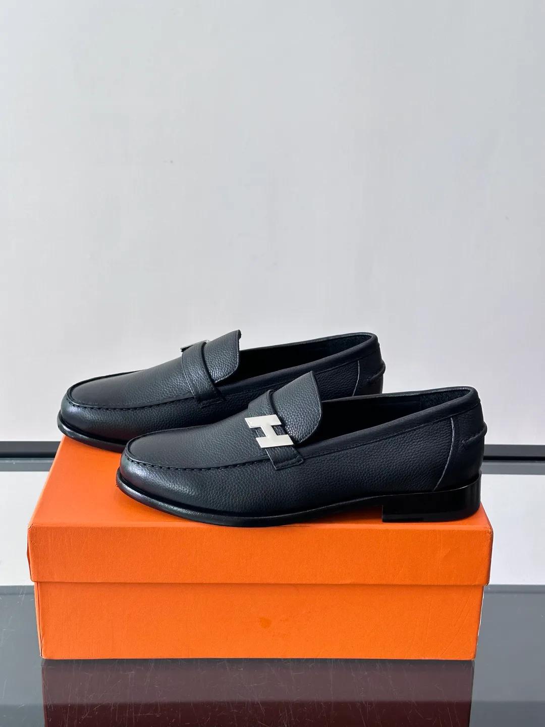 Men's Loafers And Dress Shoes HERMES 18102861