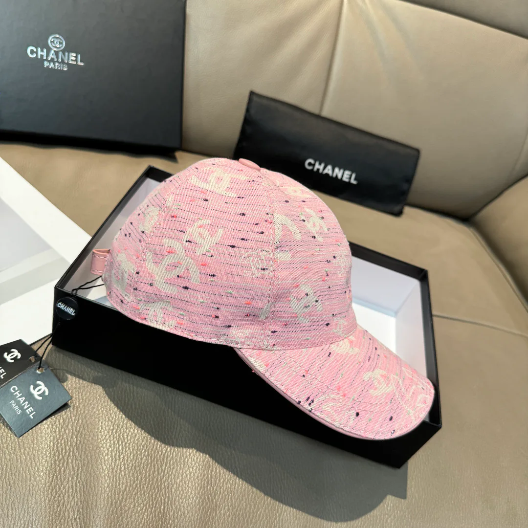Hats CHANEL 18347065