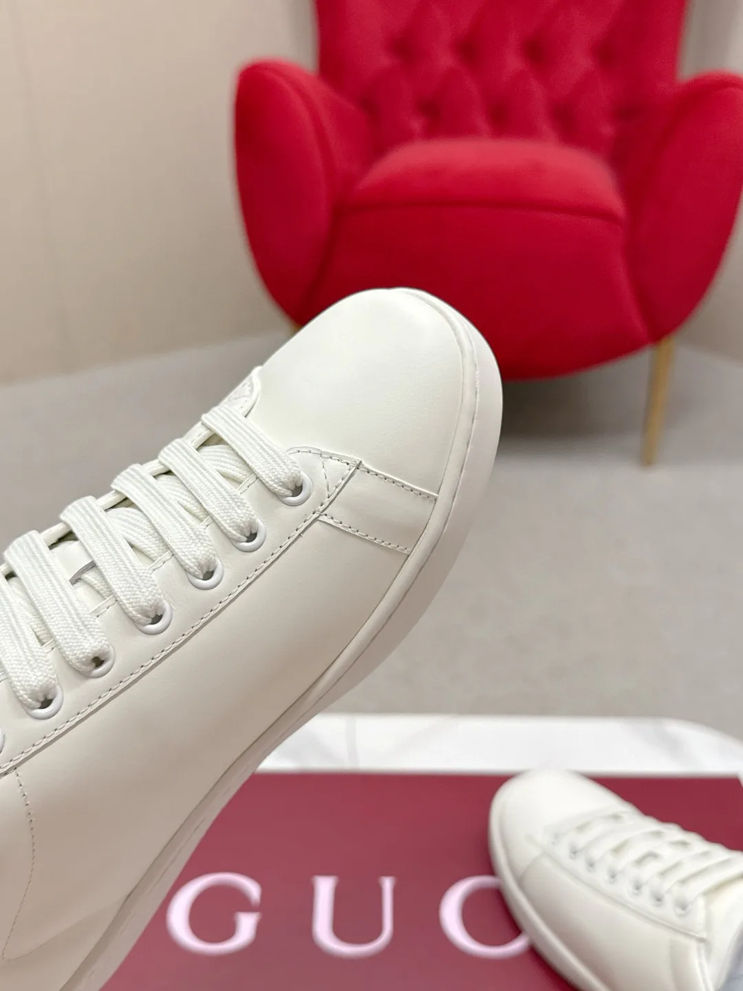 Women's Sneakers GUCCI 18262016