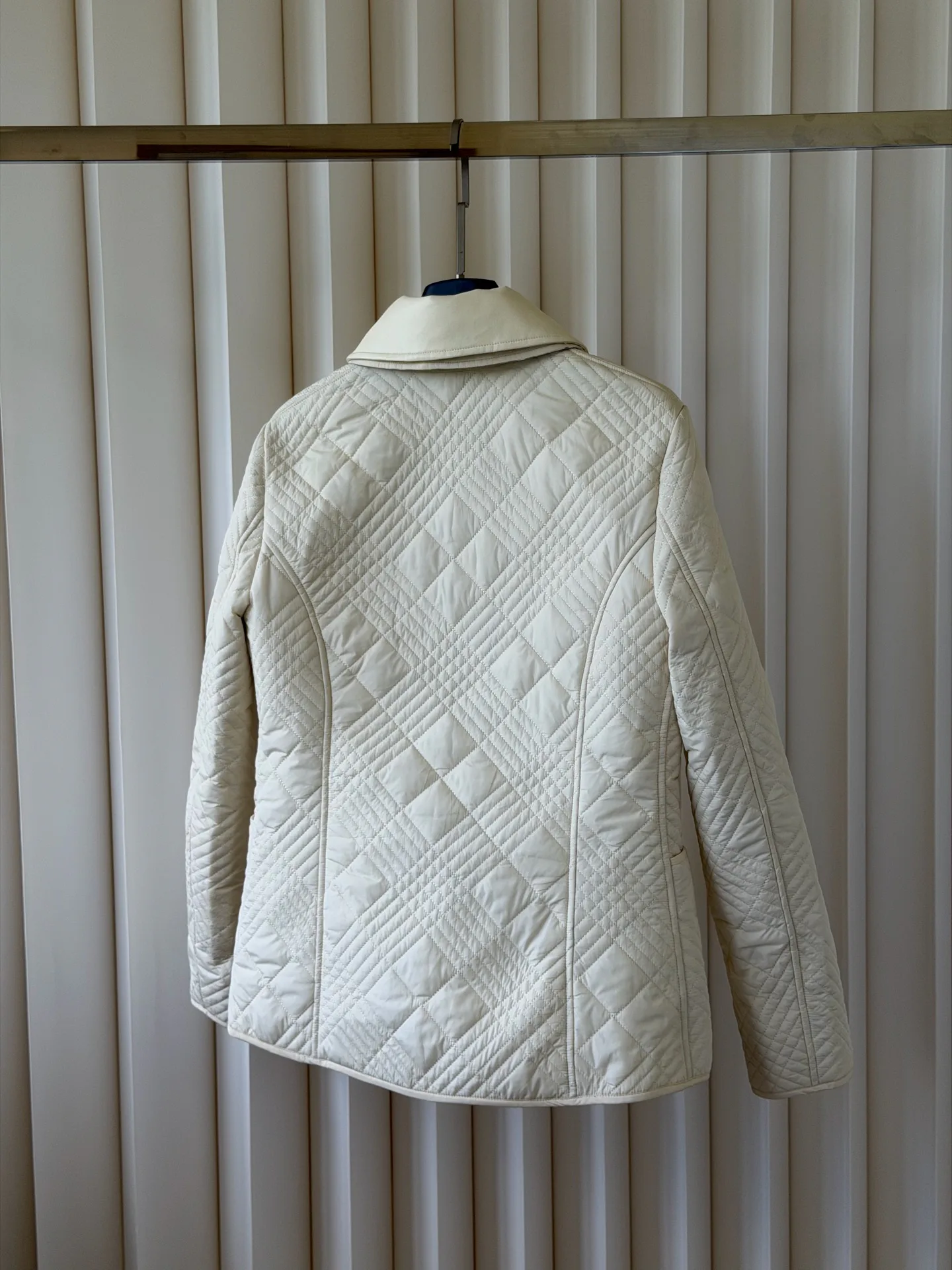 Куртки И Пуховики Женские Burberry 18615351