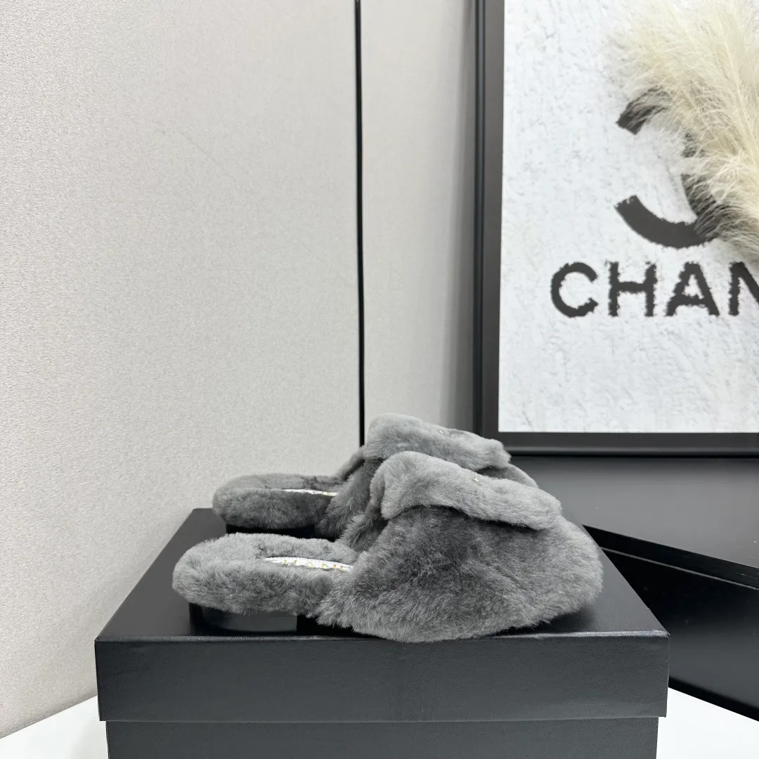 Women's Slippers CHANEL 18436109