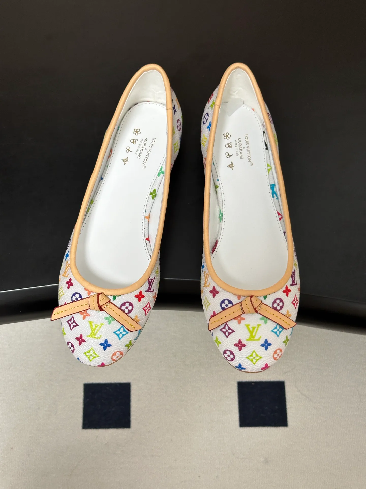 Women's Ballet Flats LOUIS VUITTON 18049410