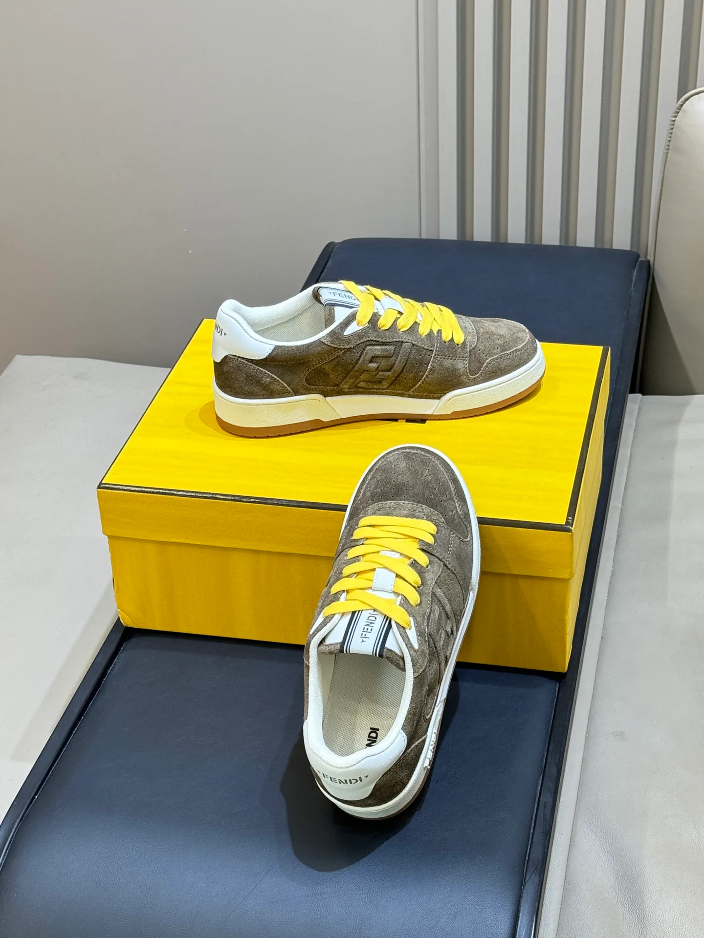 Women's Sneakers FENDI 18073185