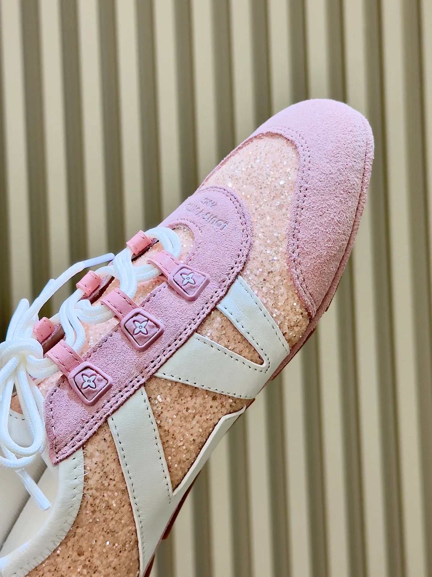 Women's Sneakers LOUIS VUITTON 17480200
