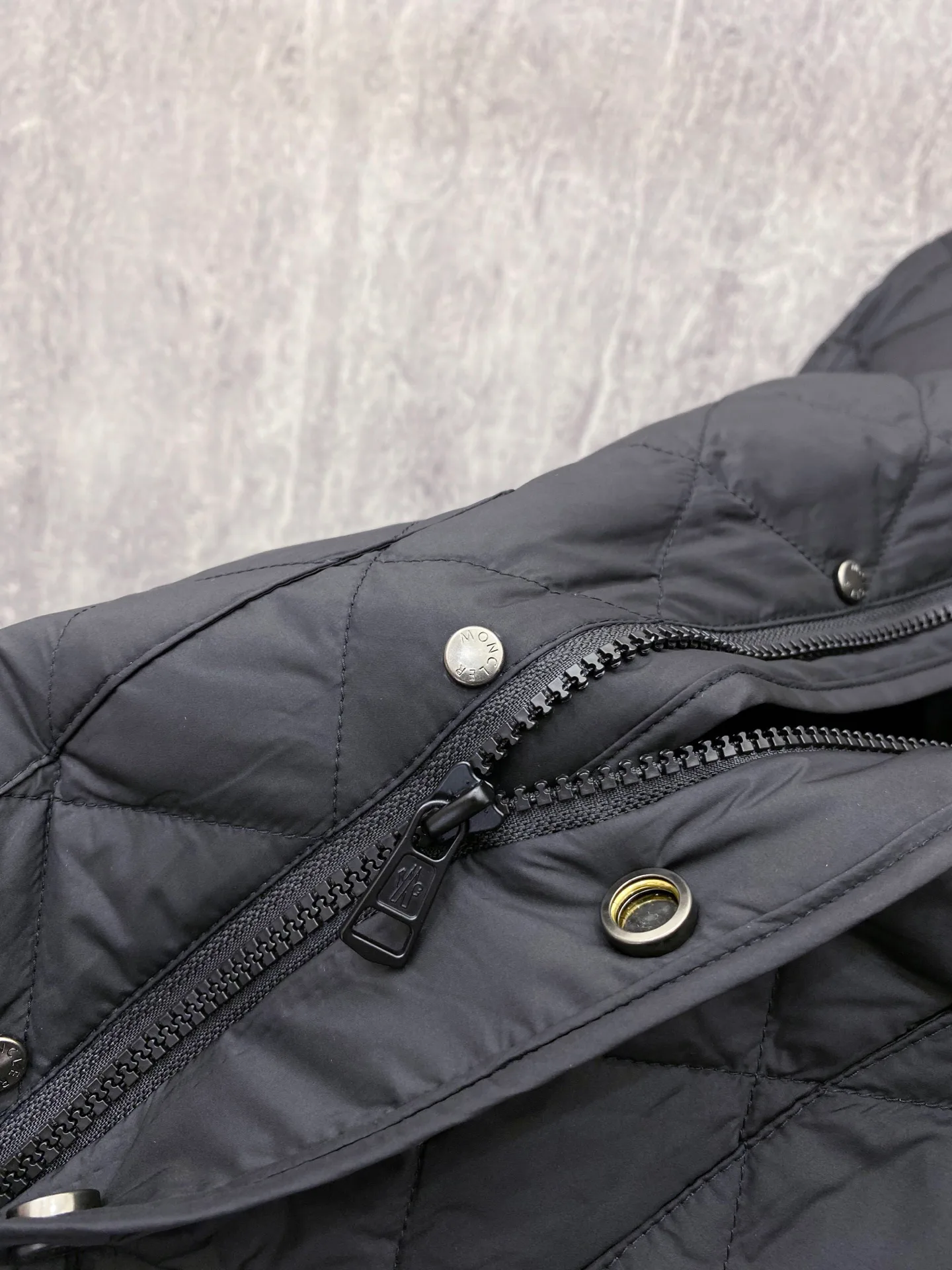 Куртки И Пуховики Мужские Moncler 18596388