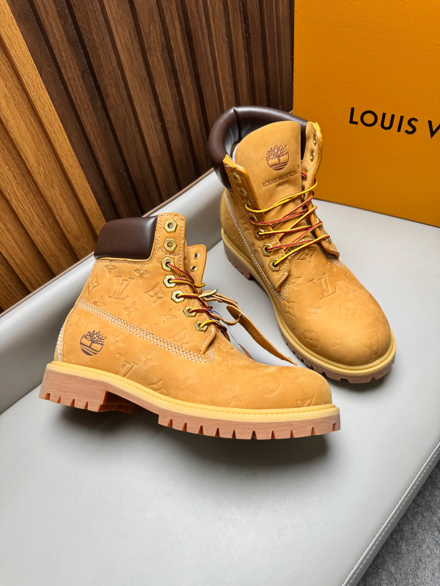 Men's Ankle Boots LOUIS VUITTON 18367830