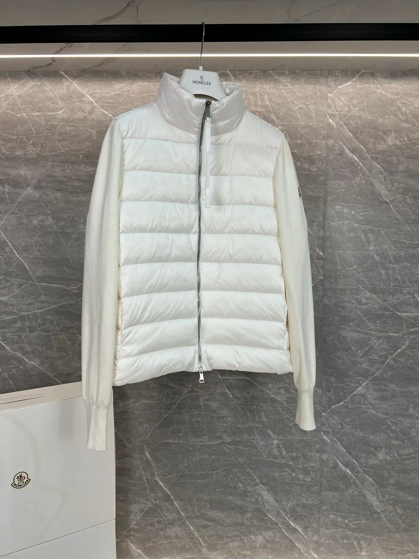 Куртки И Пуховики Женские Moncler 18599804