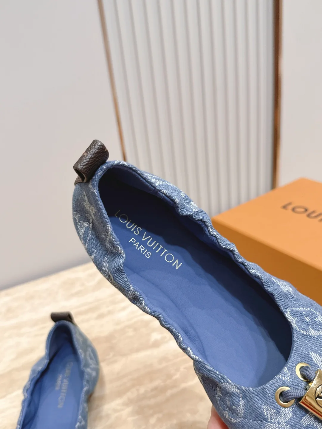 Women's Ballet Flats LOUIS VUITTON 17178356