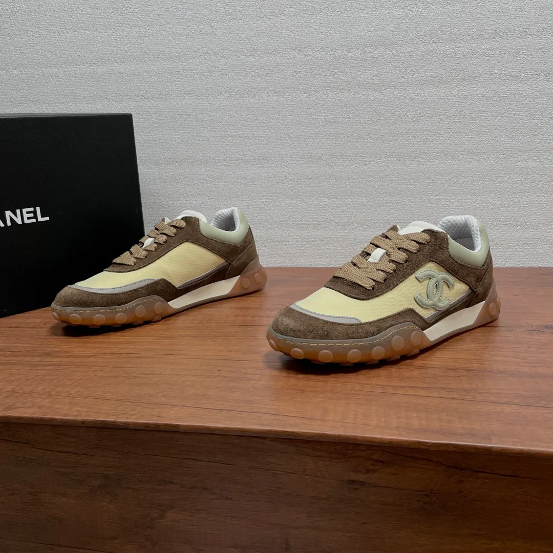 Women's Sneakers CHANEL 18000599