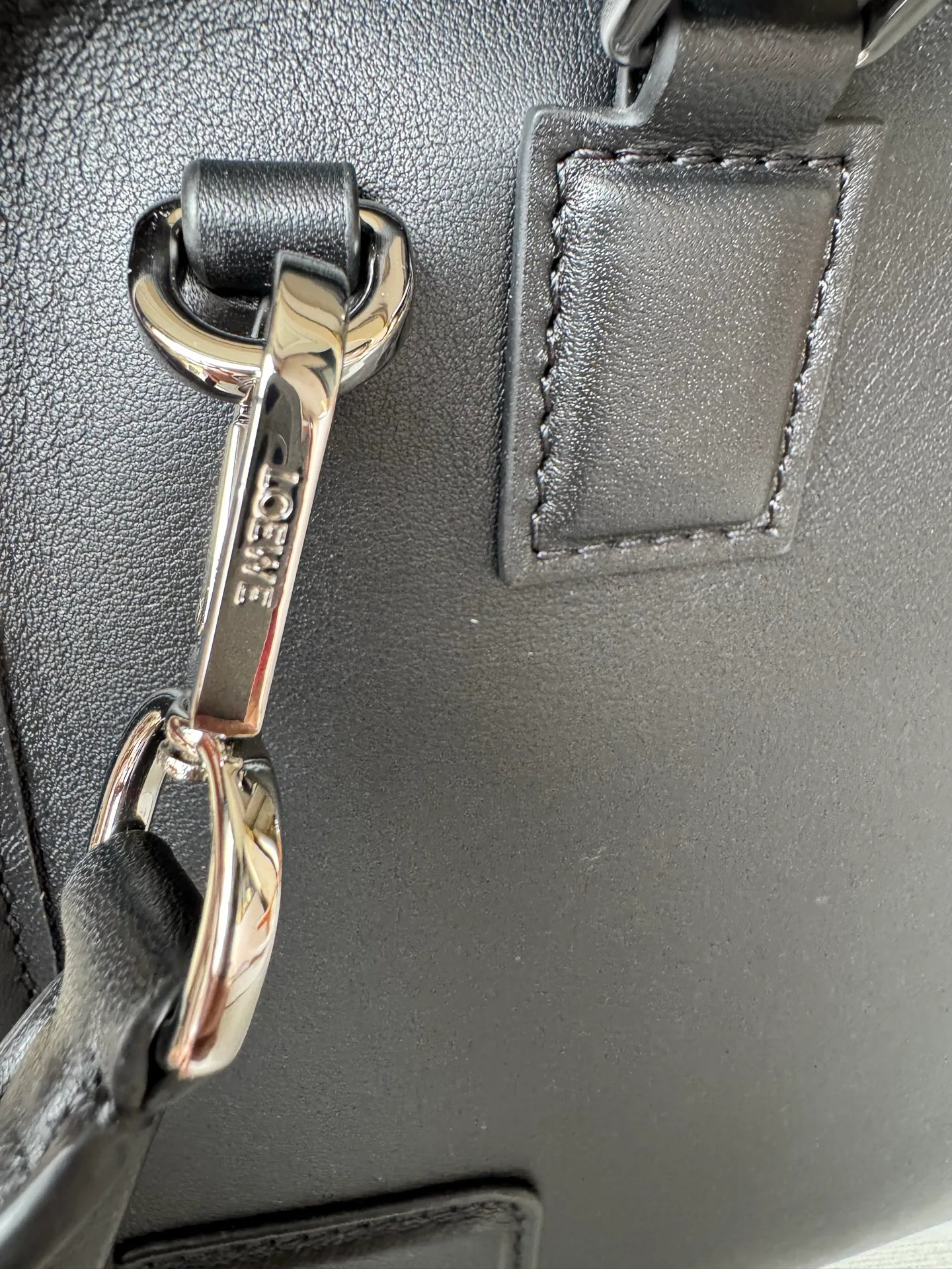 Women's Classic Handbags LOEWE 17679819