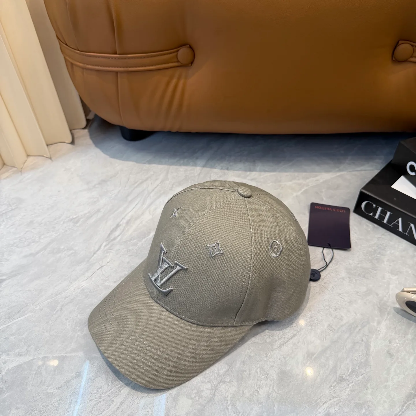 Hats LOUIS VUITTON 17467590