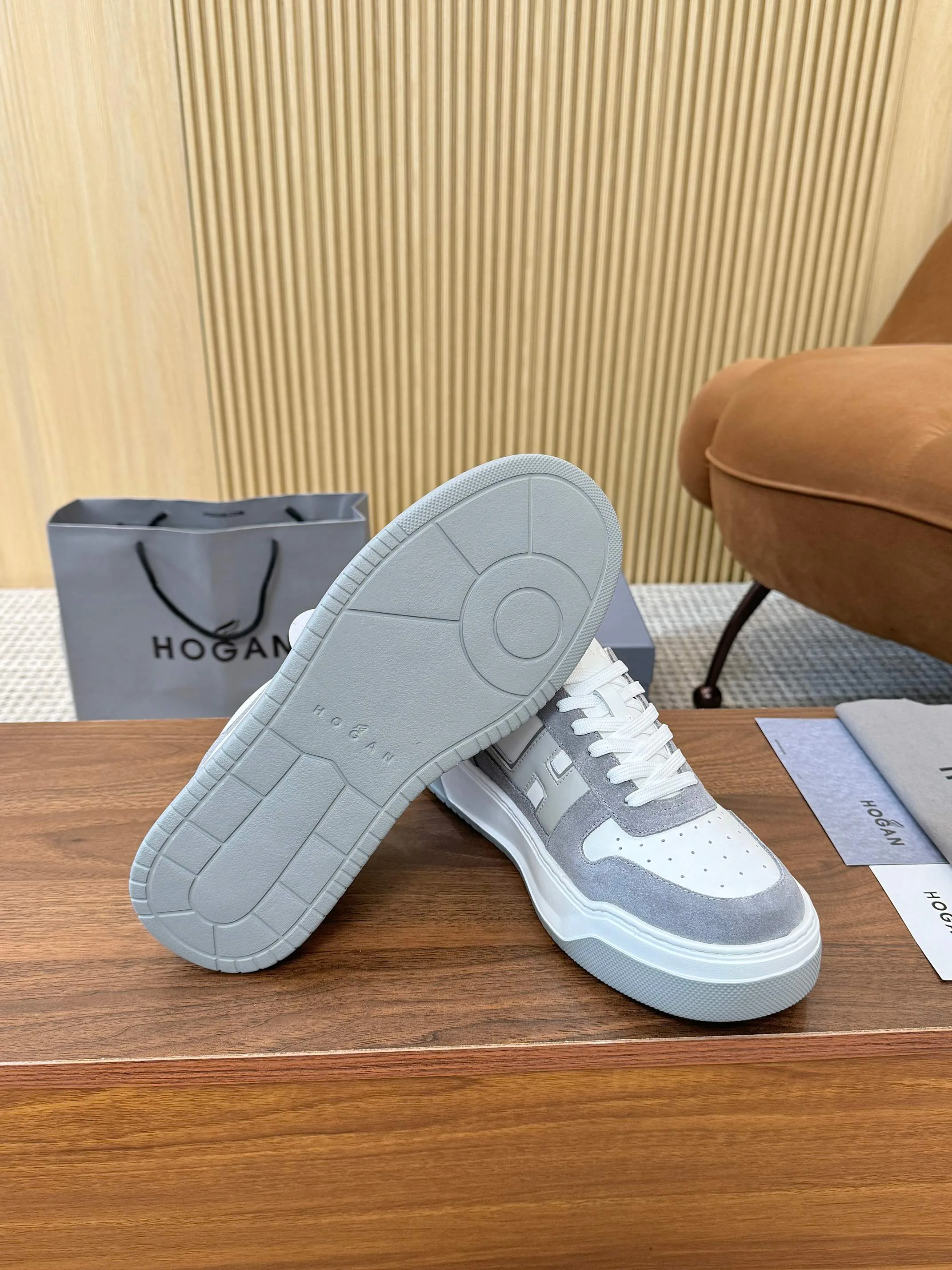 Women's Sneakers HOGAN 17827629